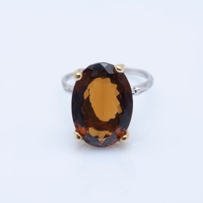 Bague en argent (925 millièmes) ornée d'un...