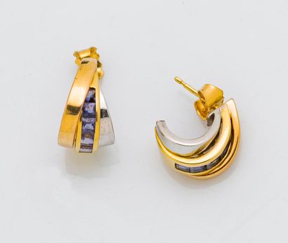 GUY LAROCHE

Paire de boucles d'oreilles...