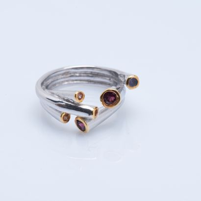 Bague contemporaine en argent (925 millièmes)...