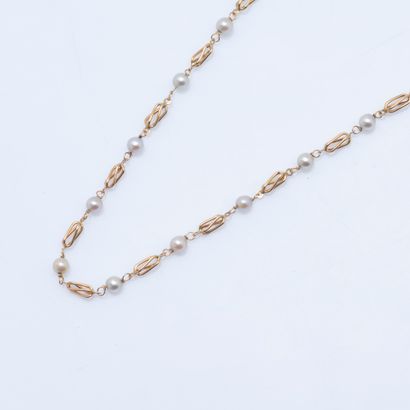 Collier en or jaune 18 carats (750 millièmes)...