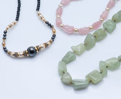 Lot de trois colliers en pierres dures (quartz...
