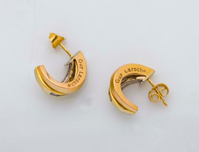 GUY LAROCHE

Paire de boucles d'oreilles...