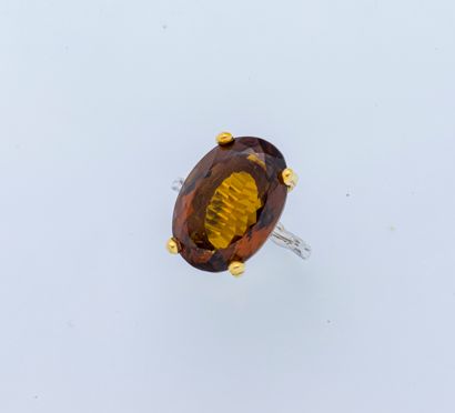 Bague en argent (925 millièmes) ornée d'un...