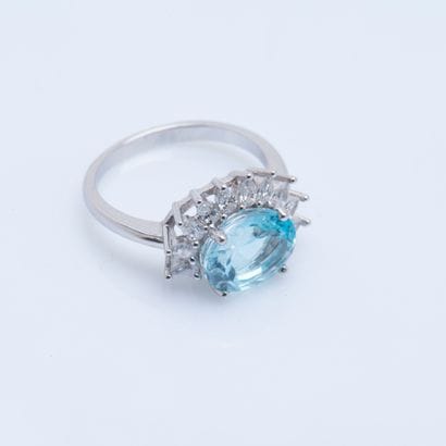 Bague en argent (925 millièmes) ornée d'une...