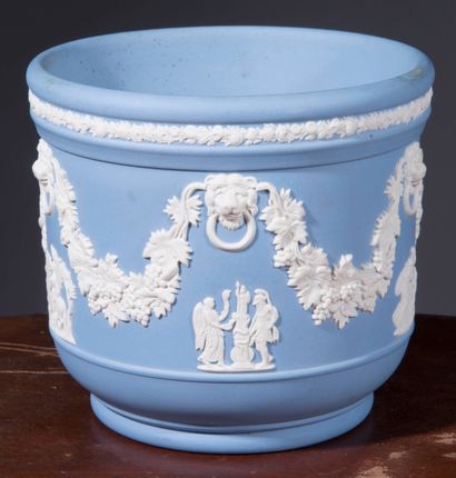 WEDGWOOD,
Pot en porcelaine à décor de guirlandes...