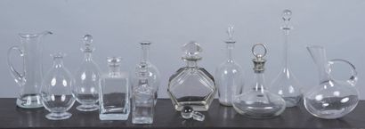 Lot de 10 carafes, décanteurs et brocs la...