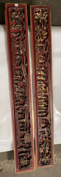 Lot de deux éléments de porte en bois sculpté...