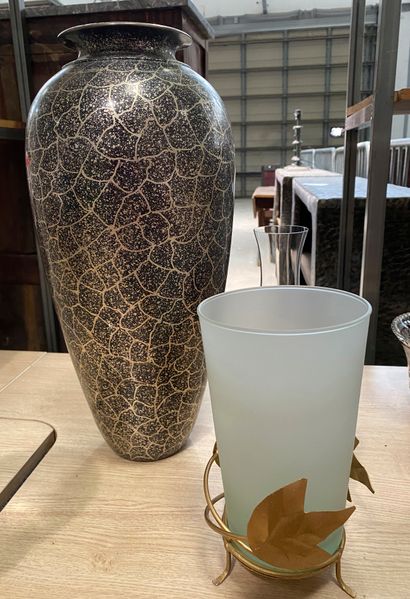 Vase en verre de MURANO, H : 26 cm

On y...