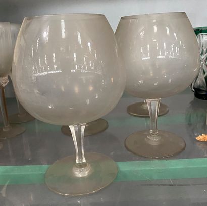 5 verres à dégustation en verre