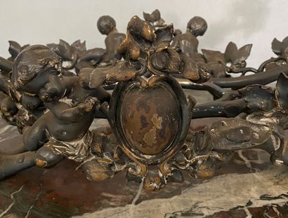 CHRISTOFLE, 

Jardinière de table en bronze...