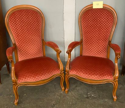 Paire de fauteuils Voltaire en bois verni...