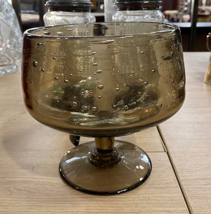 Lot de verrerie comprenant : un photophore,...