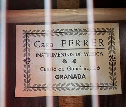 Guitare acoustique CASA FERRER

Dans son...