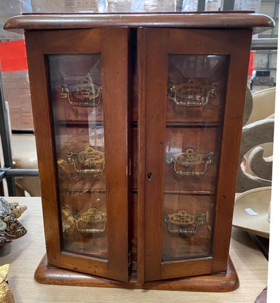 Vitrine miniature en bois de placage ouvrant...