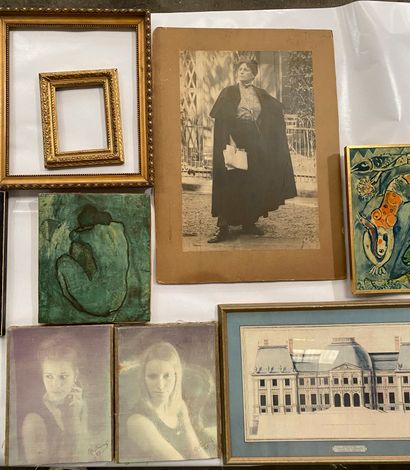 Lot de 17 pièces encadrées