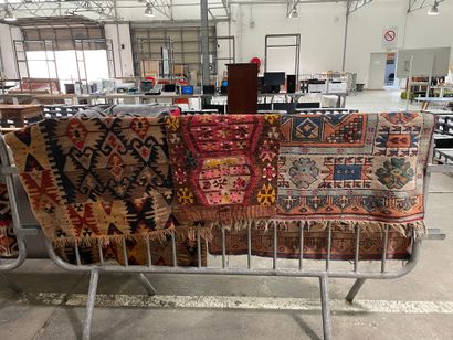 Lot de 3 tapis berbères 

Accidents