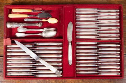 Ménagère en argent (925 millièmes) à décor...