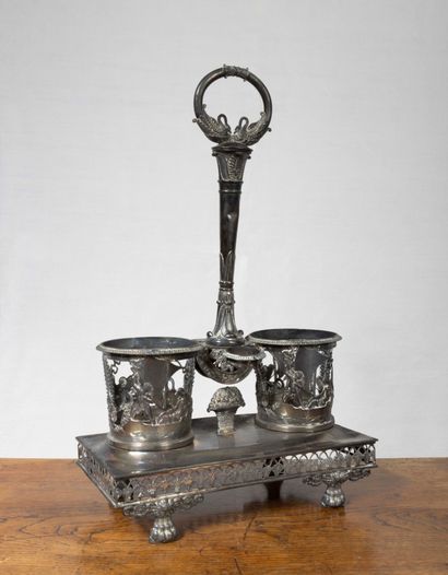 Porte huilier vinaigrier en argent (925 millièmes),...