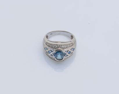 Bague bandeau en or gris 18 carats (750 ‰)...