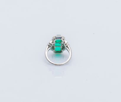 
Bague en or gris 18 carats (750 millièmes)...