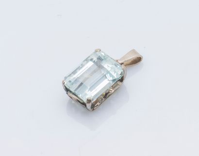 Pendentif en or gris 18 carats (750 ‰) orné...