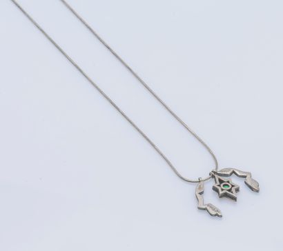 Chaîne à maille serpent et pendentif en argent...