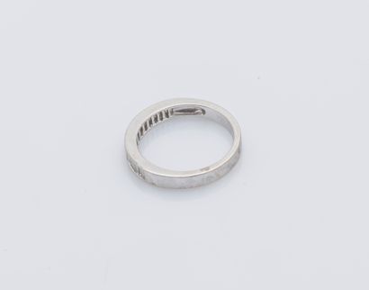 Demi-alliance en or gris 18 carats (750 ‰)...