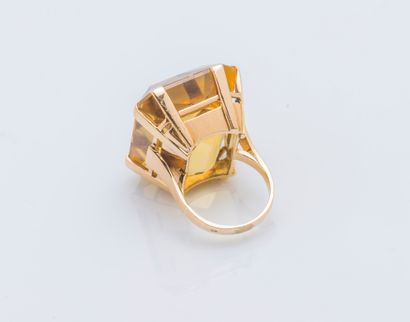 Importante bague en or jaune 18 carats (750...
