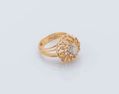 Bague fleur en or jaune 18 carats (750 ‰)...