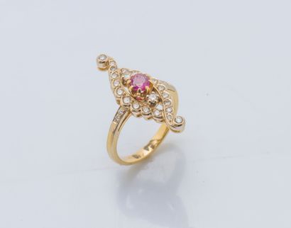 Bague navette en or jaune 18 carats (750...