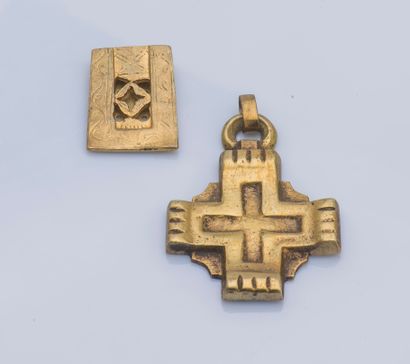 Dans le goût de Line VAUTRIN
Pendentif croix...