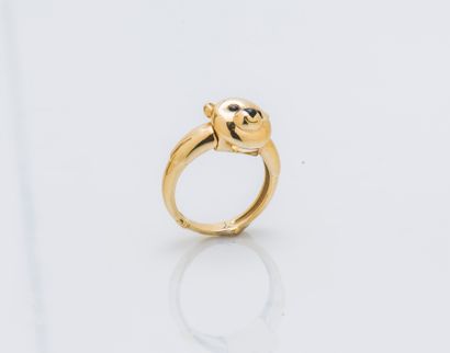 VAN CLEEF & ARPELS
Bague jonc ourson en or...
