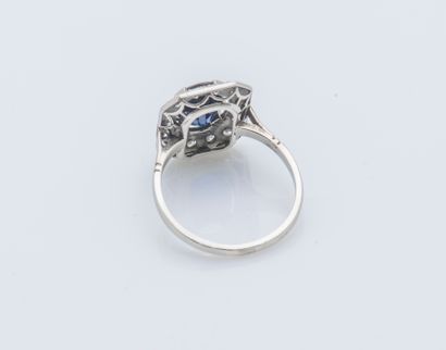Bague en or gris 18 carats (750 ‰) et platine...