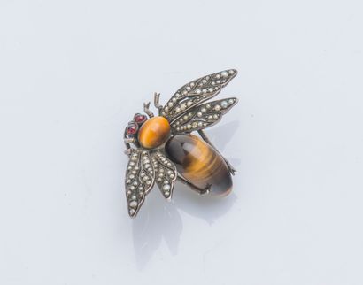 Broche bourdon en argent (925 ‰) le corps...