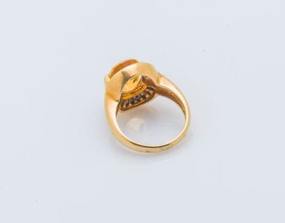 Bague en or jaune 18 carats (750 ‰) ornée...
