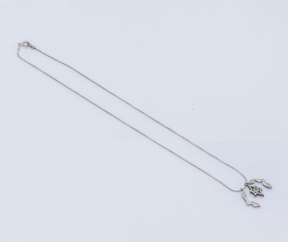 Chaîne à maille serpent et pendentif en argent...