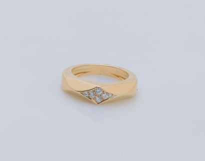 Bague jonc à pans coupés en or jaune 18 carats...