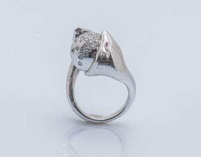 BOUCHERON
Bague modèle Trouble en or gris...