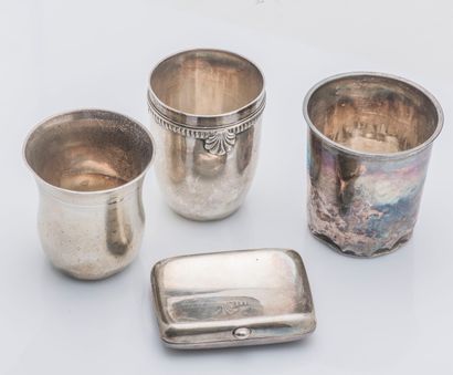 Lot en argent (925 ‰) composé d’une timbale...