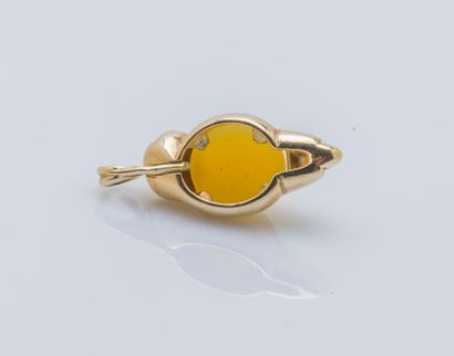 
Pendentif perroquet  en or jaune 18 carats...