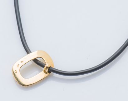 Pendentif en or jaune 18 carats (750 ‰) dessinant...