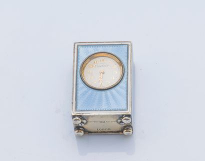 CARTIER

Petite pendulette de forme rectangulaire...
