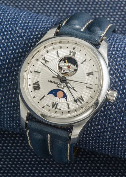 FREDERIQUE CONSTANT 2011
Montre classique...