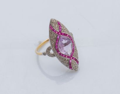 Bague marquise en or jaune 18 carats (750...