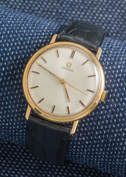 OMEGA Vers 1960

Montre classique, le boîtier...