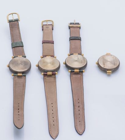 Ensemble de trois montres bracelet et un...