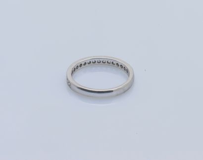 CARTIER
Demi-alliance en platine (950 ‰)...