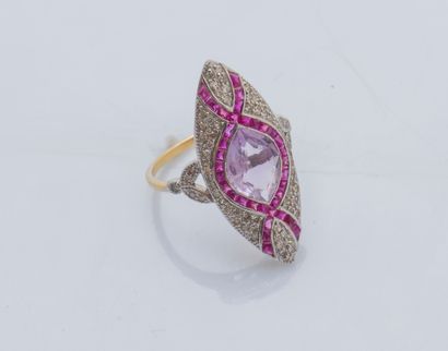 Bague marquise en or jaune 18 carats (750...