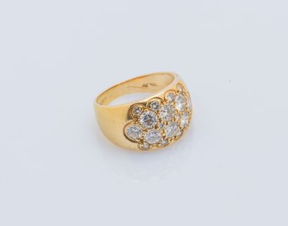 Bague bandeau bombé en or jaune 18 carats...