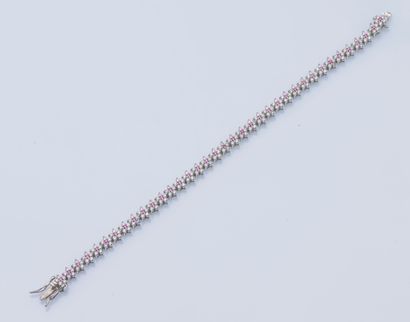 Bracelet ligne en argent (925 ‰) dessinant...